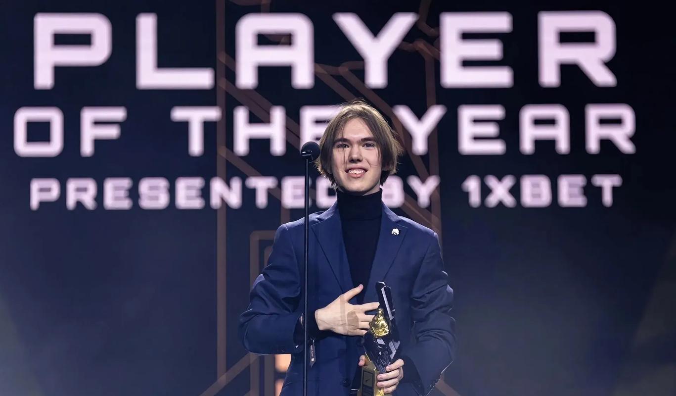 外媒评选LPL新赛季上单实力排行：369力压BIN排名第一