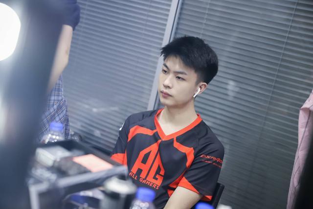 LPL夏季赛W7D2：Zdz先发对位Shanji，RA交手EDG