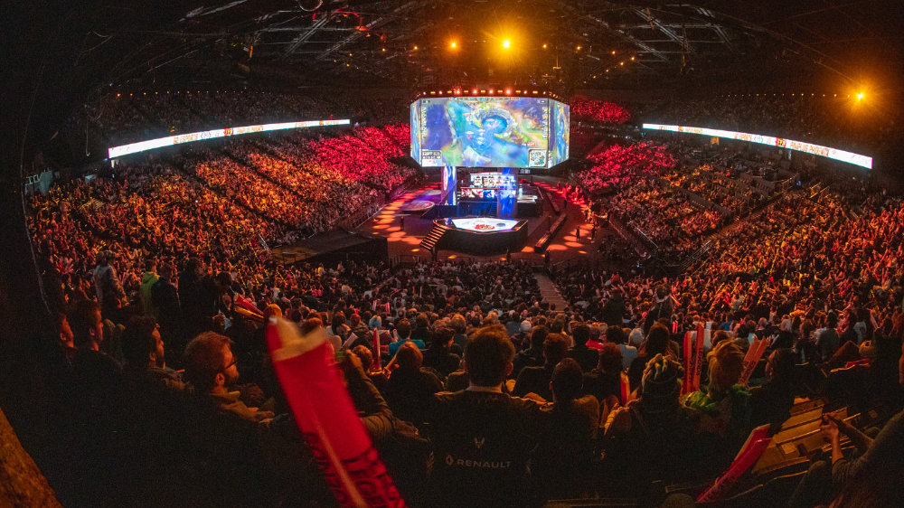 bin ：打团不需要太多沟通，在一起打久了，比较有默契