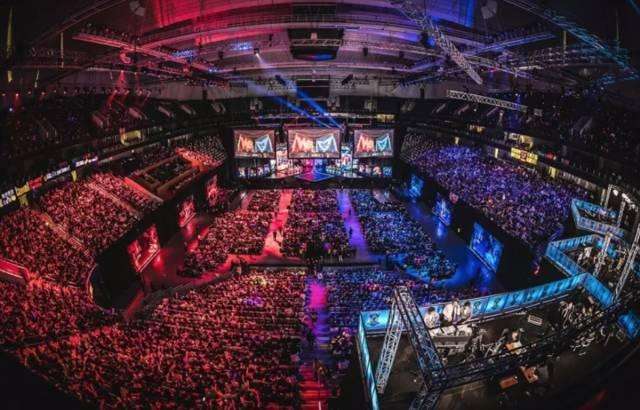 不愧是GZI，GALA成为LPL第二位AD位置FMVP